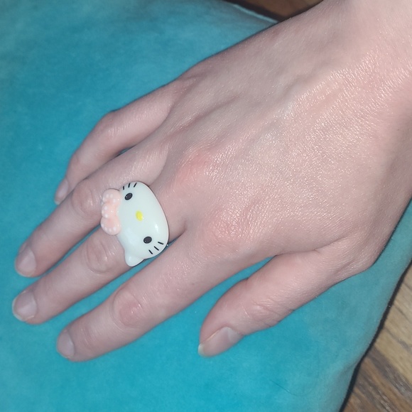 Hello Kitty Adjustable Ring - Picture 3 of 11